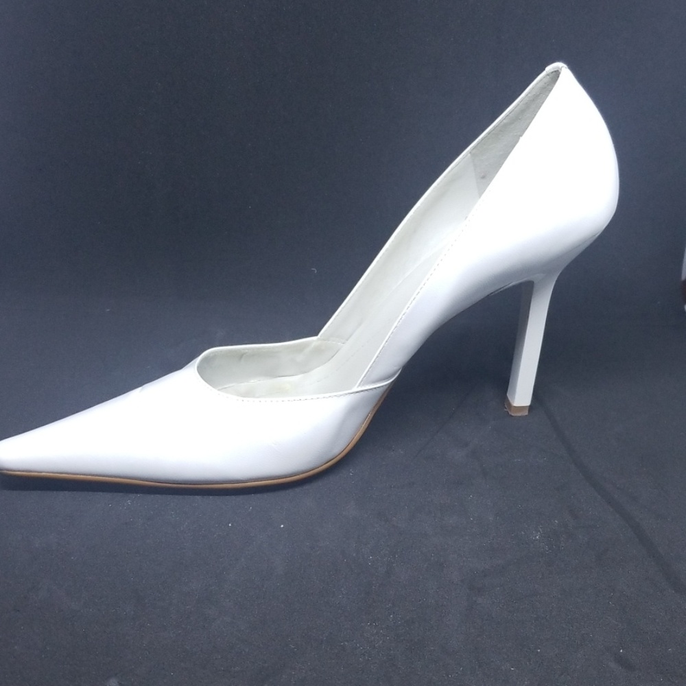 Shoes - Picture 3 of 4